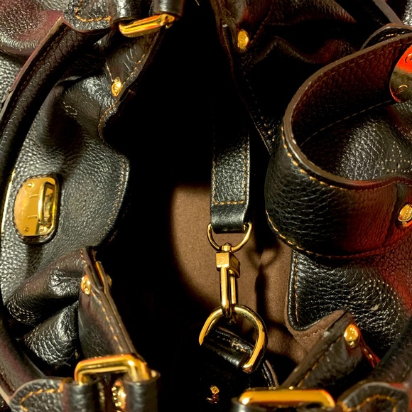 ⭐️Louis Vuitton Large Mahina bag - Picture 7 of 9